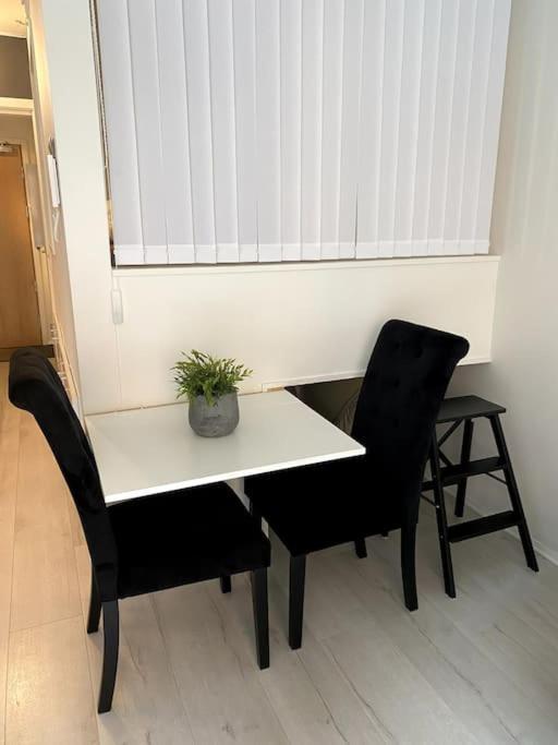Koselig Og Sentralt Midt I Fargegaten Stavanger Exterior foto